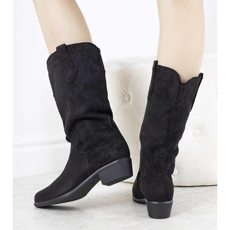 Botas pretas na postagem da LuckyShoes preto 1