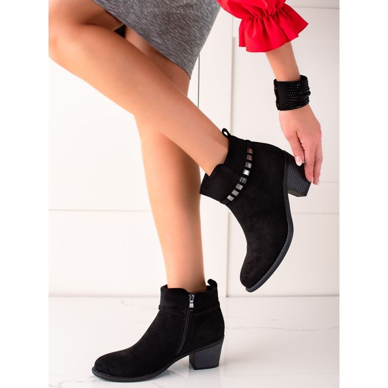 TRENDI Botas de camurça com cinto decorativo preto 1