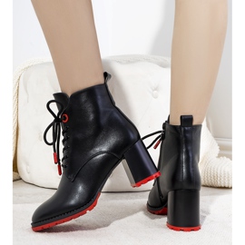 Botas pretas com isolamento e amarração Skow preto 1