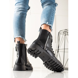 TRENDI Trappers pretos elegantes 1