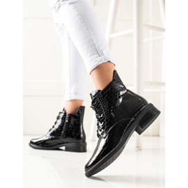TRENDI Botas elegantes com um padrão preto 1