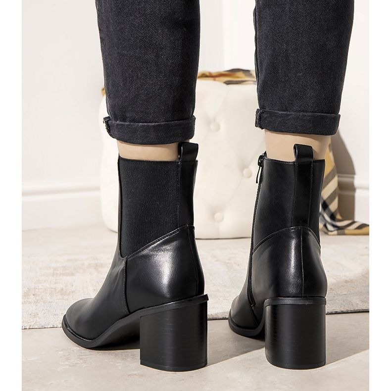 Botas pretas com isolamento no poste da Michelle preto 1