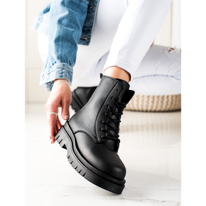 TRENDI Armadilhas pretas clássicas na plataforma preto 1