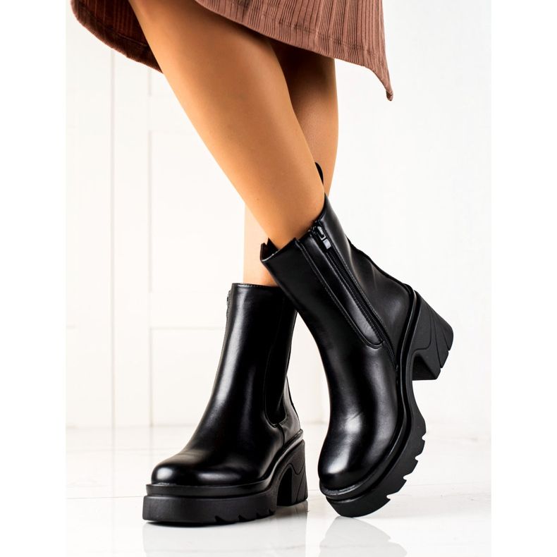 TRENDI Botas em plataforma bege preto 1