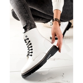 TRENDI Botas com isolamento branco 1