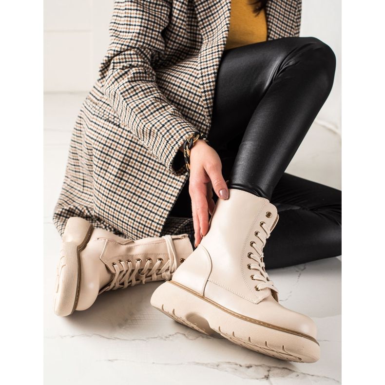 TRENDI Sacos bege na plataforma 1