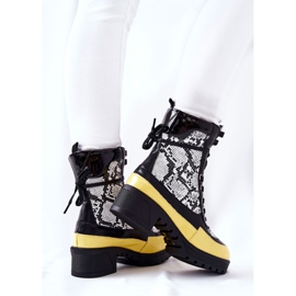 Botas de couro de cobra preto e amarelo Meridiah branco 2