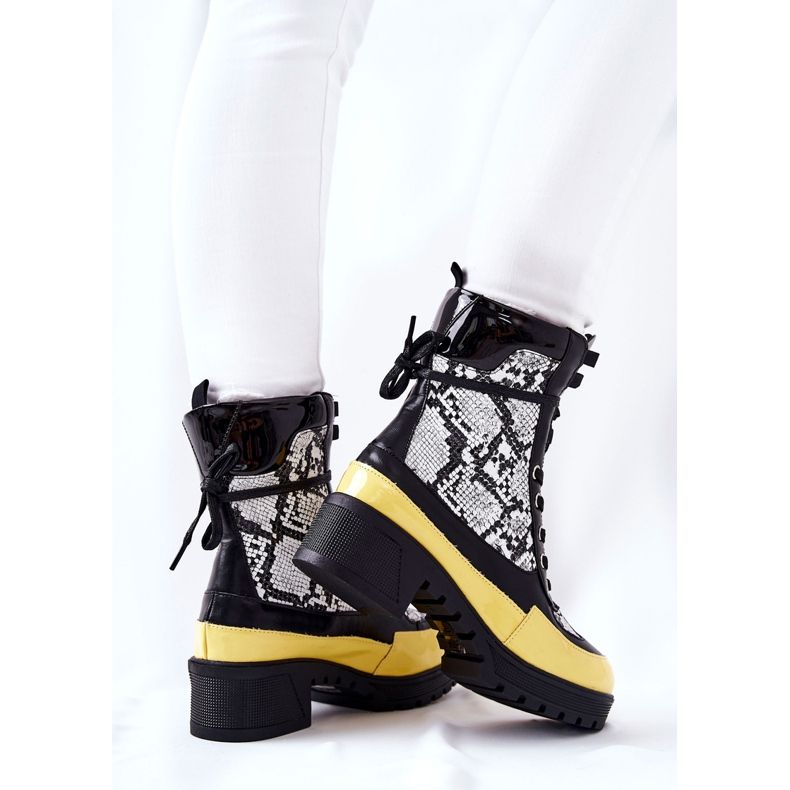 Botas de couro de cobra preto e amarelo Meridiah branco 2
