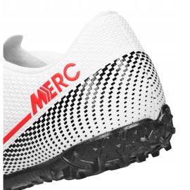 Chuteiras Nike Vapor 13 Academy Tf Jr AT8145-160 branco 2