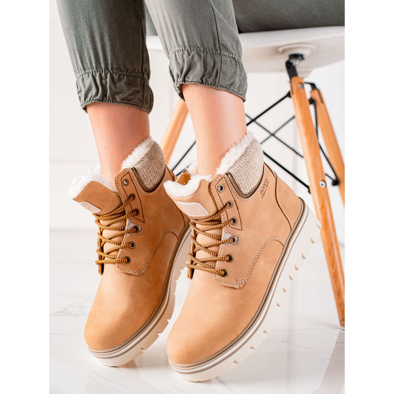 Goodin Caçadores na plataforma castanho 1 Goodin Caçadores na plataforma castanho 1