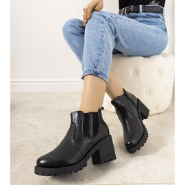 Botas pretas com isolamento no poste Bevis preto 1