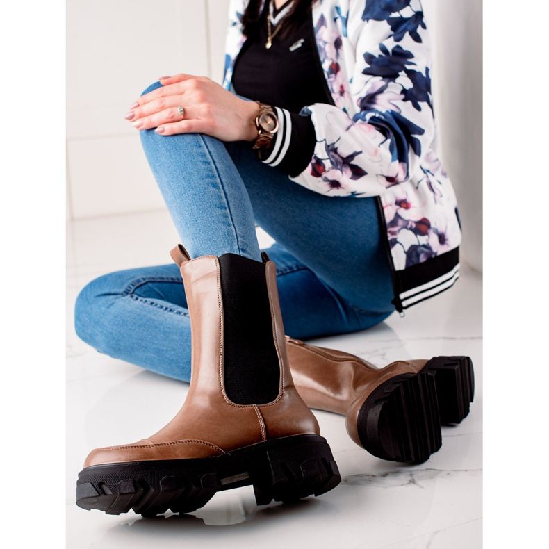 Small Swan Botas altas na plataforma marrom 1