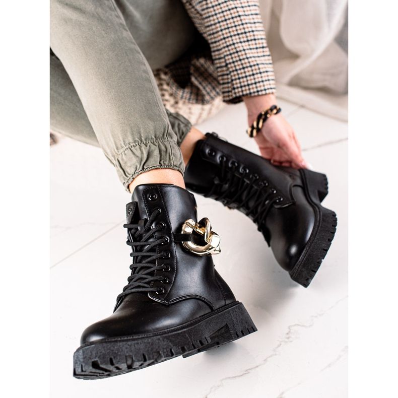 Groto Gogo Trappers pretos com ornamento 1