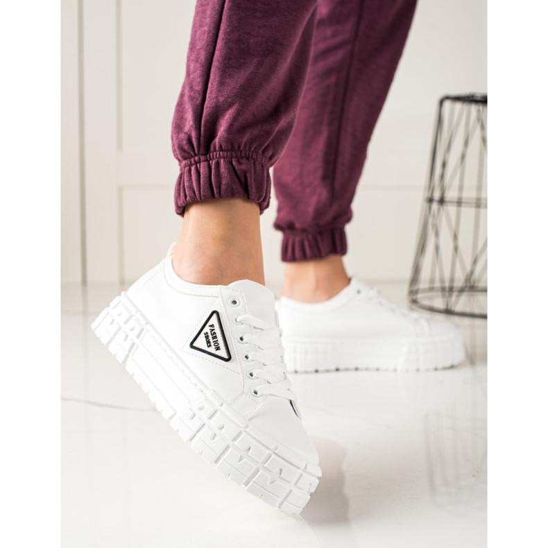 Goodin Tênis com couro ecológico na plataforma branco 1