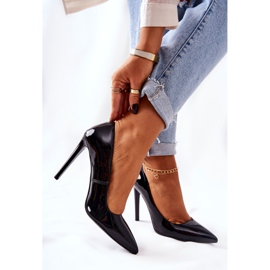 Salto alto lacado em Spitz Monnari 0220-020 Preto 2