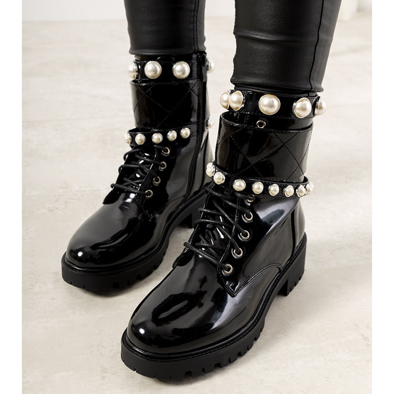 Sapatos corso femininos lacados pretos 1