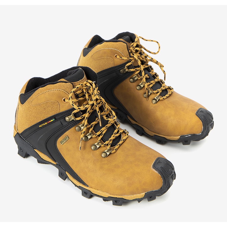 Calçado desportivo masculino Barry com isolamento de camelo amarelo 1 Calçado desportivo masculino Barry com isolamento de camelo amarelo 1