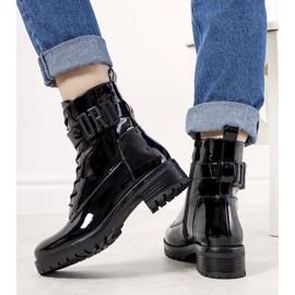 Botas com isolamento preto patenteado Puga 1 Botas com isolamento preto patenteado Puga 1