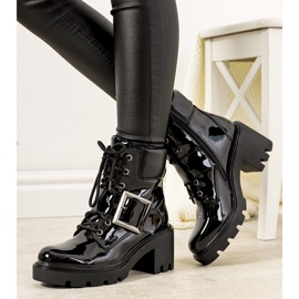 Botas com isolamento de couro envernizado preto da Strada 1 Botas com isolamento de couro envernizado preto da Strada 1