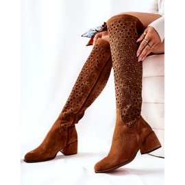 PA2 Botas de camurça marrom Hekilea com um padrão de orifícios 1