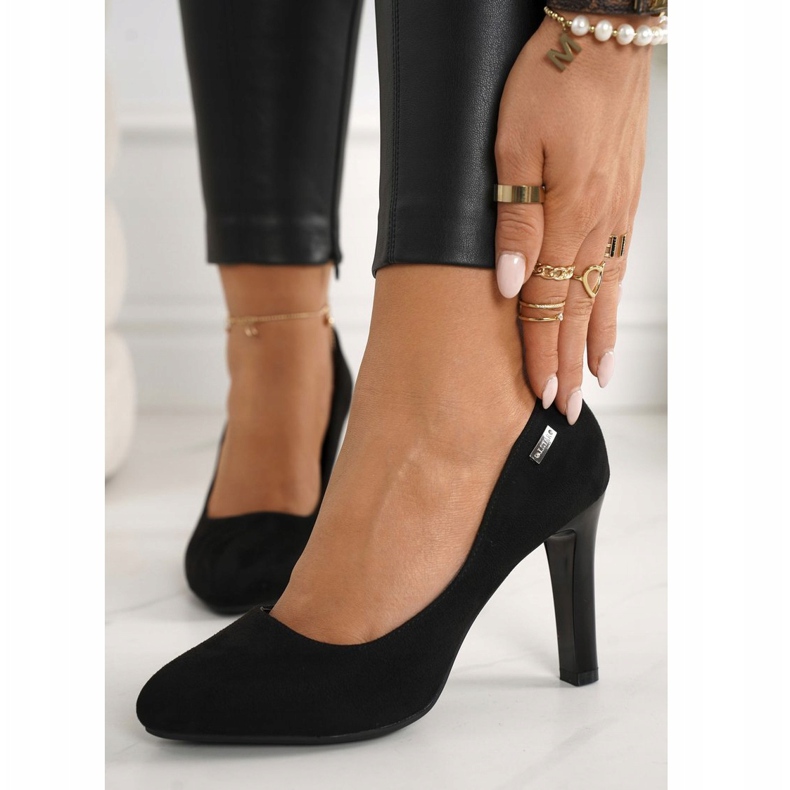 PJ1 Bombas clássicas em uma barra de camurça preta Eliana preto 2