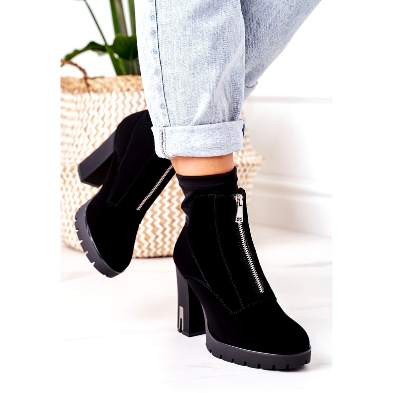 PS1 Mulher Maravilha com botas pretas quentes de salto preto 1
