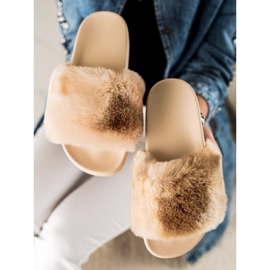 TRENDI Chinelos com pele bege castanho 1 TRENDI Chinelos com pele bege castanho 1