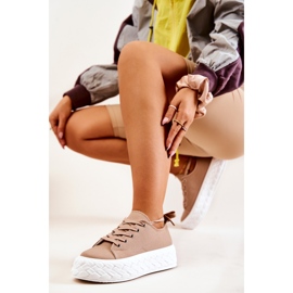 Tênis em uma plataforma maciça Bege Suzane 2