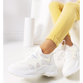 Tênis branco Bates 1