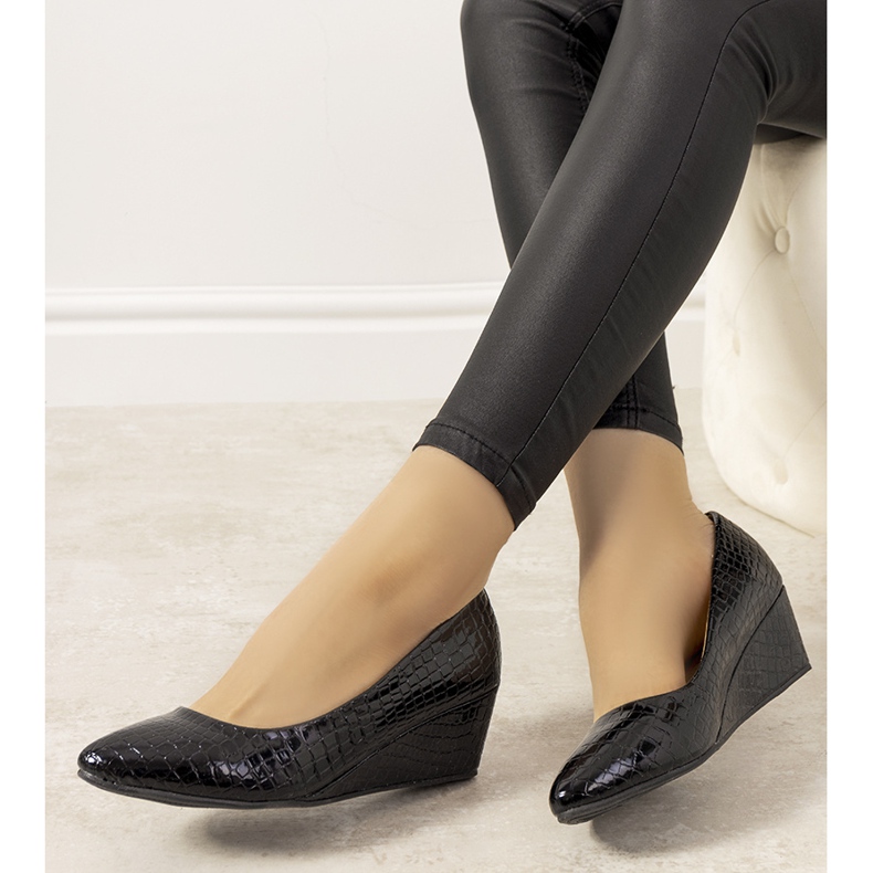 Sapatos azuis marinhos com padrão de pele de crocodilo na cunha Wildlife azul marinho 1