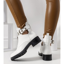 Botas brancas com recortes da Hays branco 2