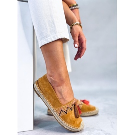 Alpercatas Boho com franja Birna Camel castanho 2