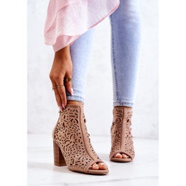 FB1 Botas a céu aberto em um post Bege Brittany 2 FB1 Botas a céu aberto em um post Bege Brittany 2