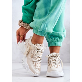 Tênis em uma sola maciça bege seu estilo 2