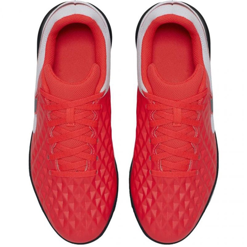 Sapatos de interior Nike Tiempo Legend 8 Club Ic Jr AT5882-606 multicolorido laranjas e tintos 1