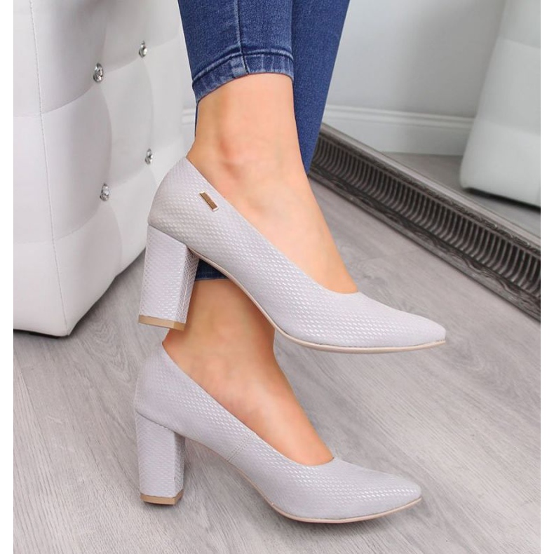 Bombas no poste Monique W AN866A cinza 2