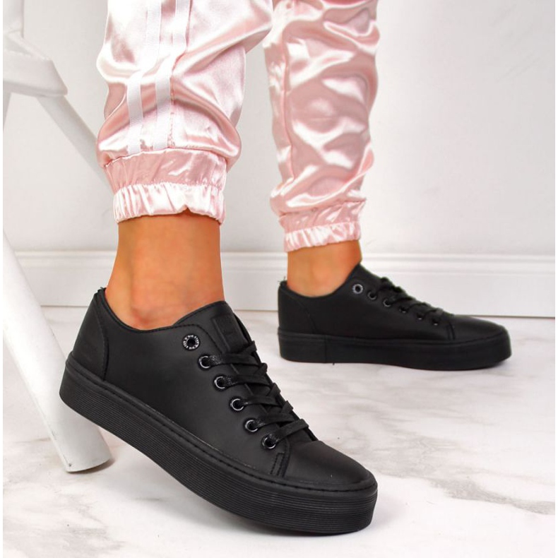 Tênis de cano baixo preto na plataforma Big Star W II274098 2