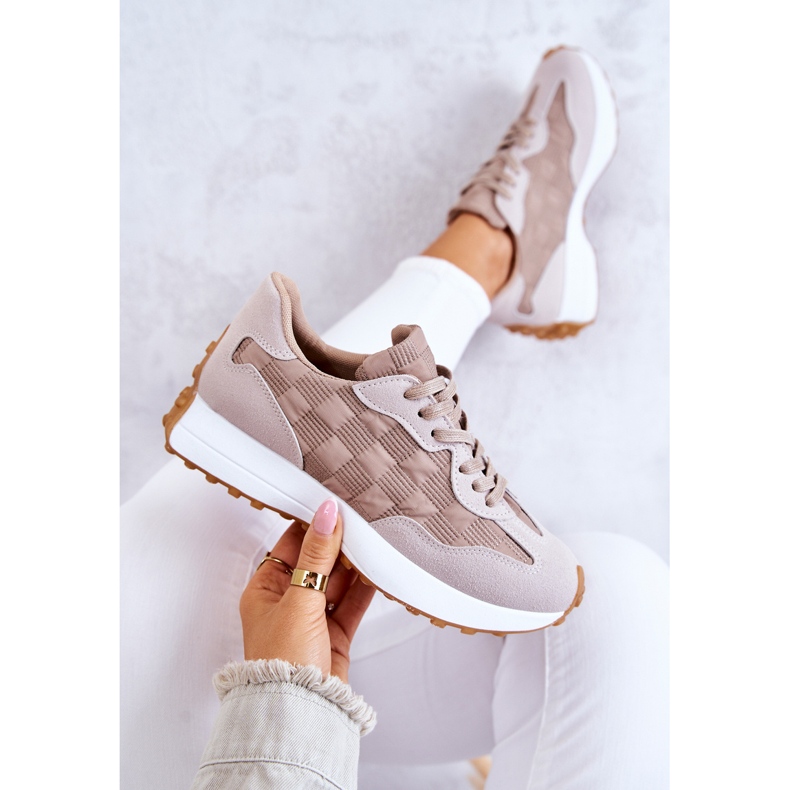 Tênis Classic Sport Bege Patrice amarrado 1