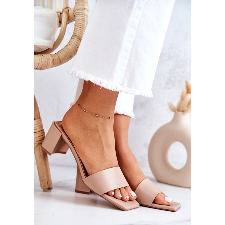 FJ1 Chinelos de Couro com Salto Alto Bege Netty 1