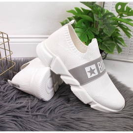 Calce tênis esportivo Big Star W JJ274297 branco 2