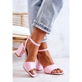 FJ1 Sandálias de couro em uma barra rosa Estrella 2