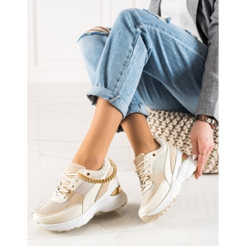 Ideal Shoes Tênis com corrente bege 1 Ideal Shoes Tênis com corrente bege 1