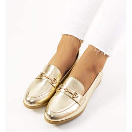 Mocassim Gold Aniria com salto plano dourado 1