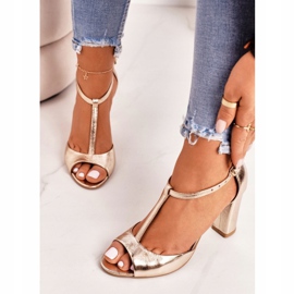 Sandálias de couro em um bar Laura Messi 1916 de ouro dourado 3