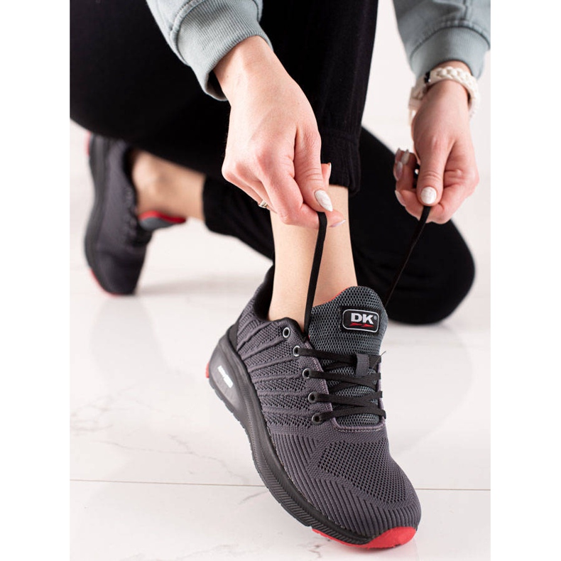 Tênis esportivo cinza DK 2