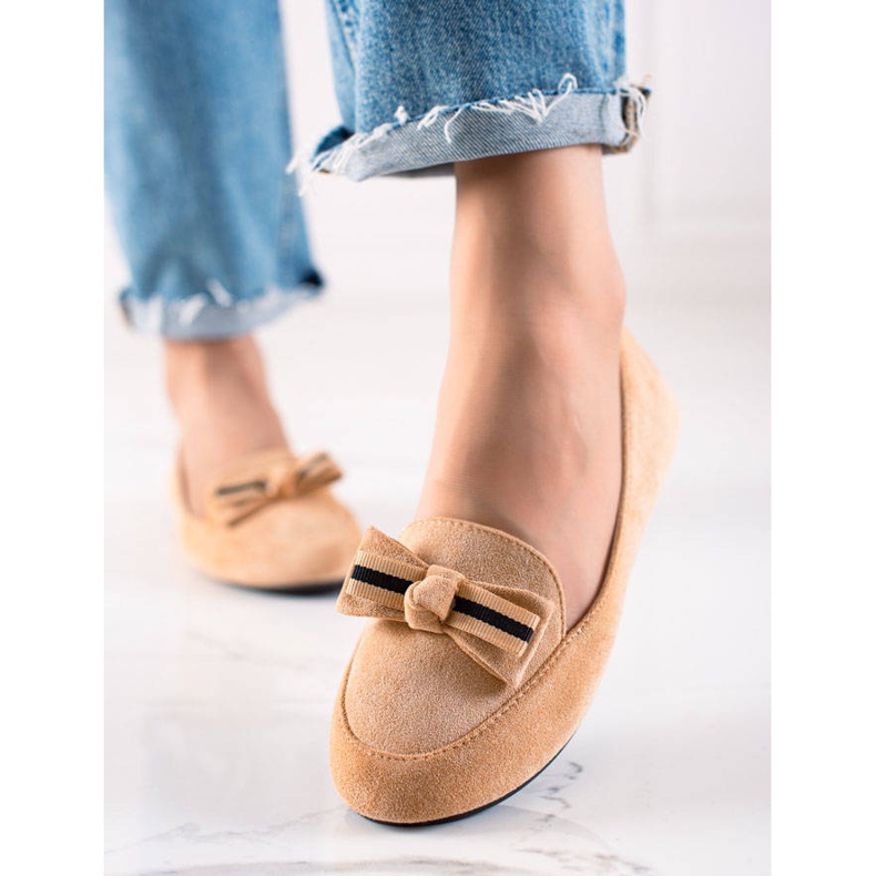 TRENDI Lordes Clássicos com um Arco bege 1