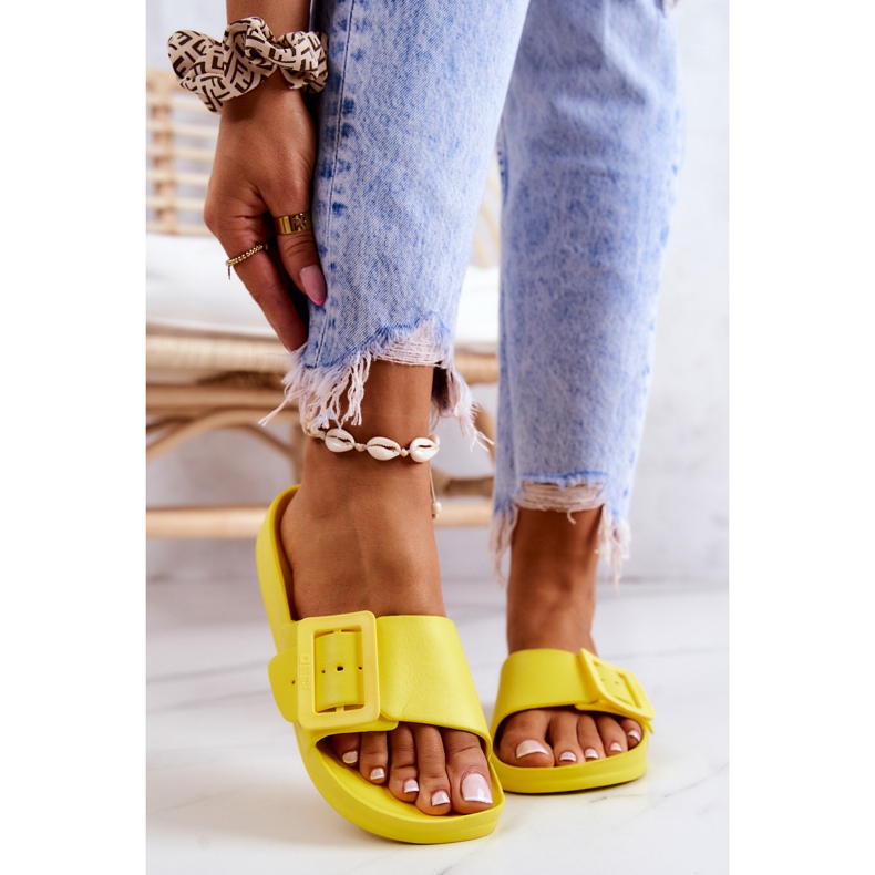 Chinelos femininos Big Star com fivela FF274A392 Amarelo 1