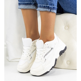 Badillo tênis branco brilhante prata 1