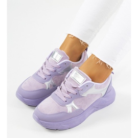 Tênis roxo com detalhes em prata da Davis tolet 1