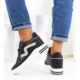 Tênis preto na cunha Piazza 2